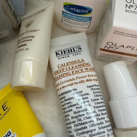 Elegant Ulta Purple Velvet Makeup Bag with 21 New Products - Picture 13 of 16